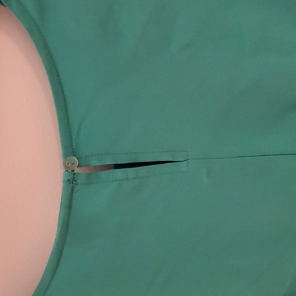 **Clearance** NWT women’s floral embroidery front blouse - Picture 6 of 7